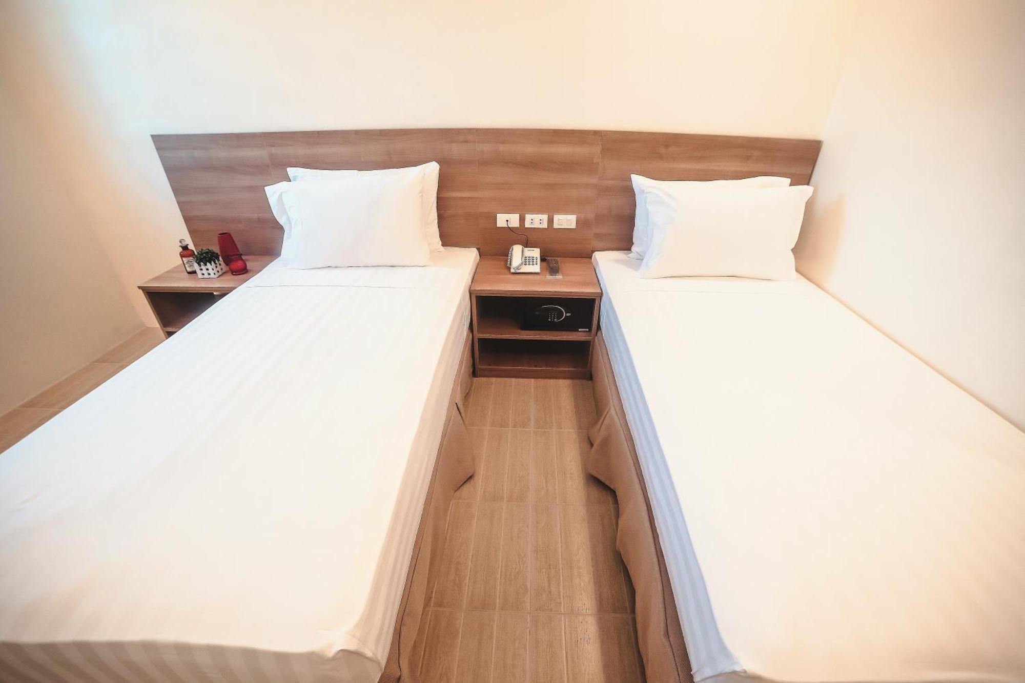 Trip Inn Near Airport Or City Center Legazpi Exterior foto